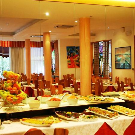 Hotel Bengasi リミニ エクステリア 写真
