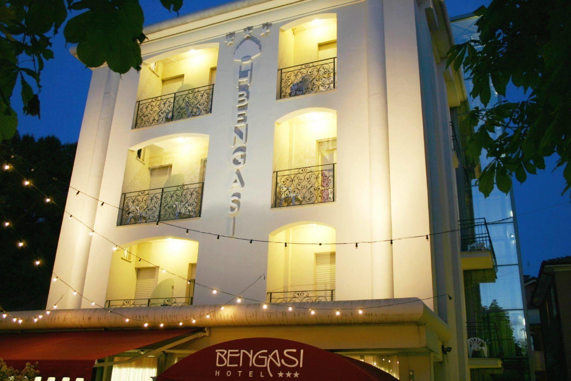 Hotel Bengasi リミニ エクステリア 写真